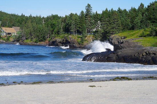 White Sails Inn & Cabins主图