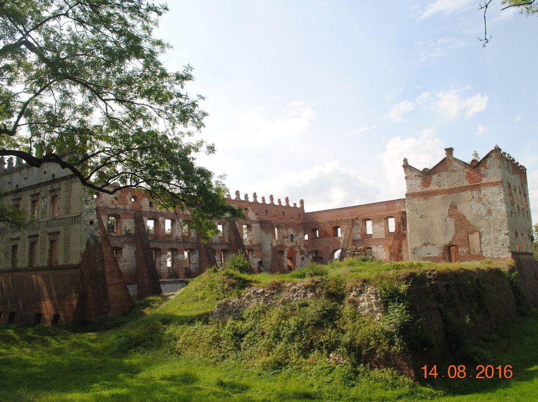Castle Ruins in Krupe景点图片
