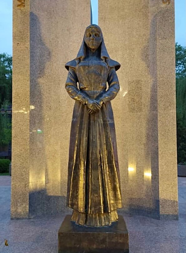 Monument to Military Medical Workers景点图片