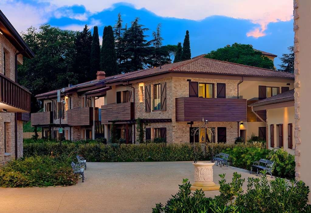 瓦里亚纳温泉度假村主图