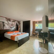 Hotel Plaza Garibaldi主图