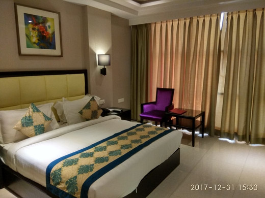 Royal Inn Hotel主图