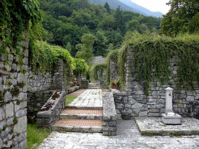 Cimitero Muda Mae景点图片