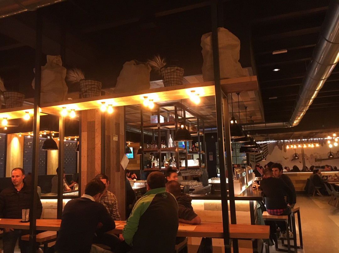 Hall Pub