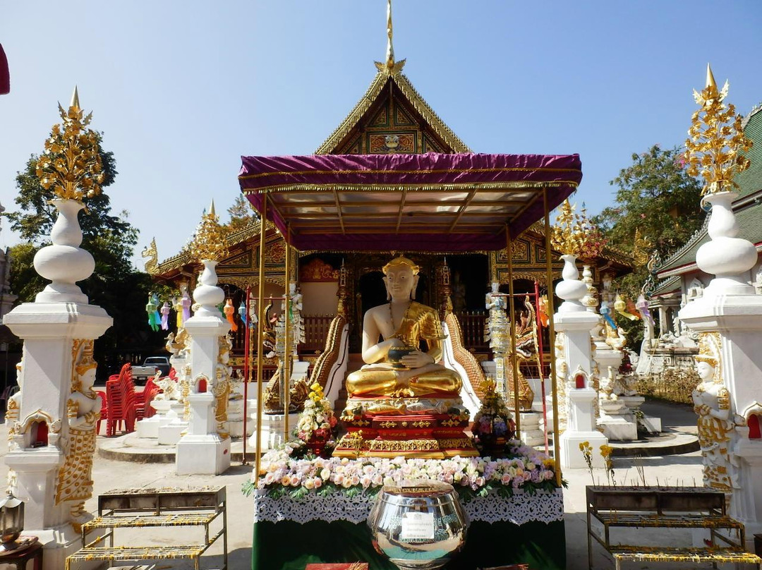 Wat Ming Mueang Temple景点图片