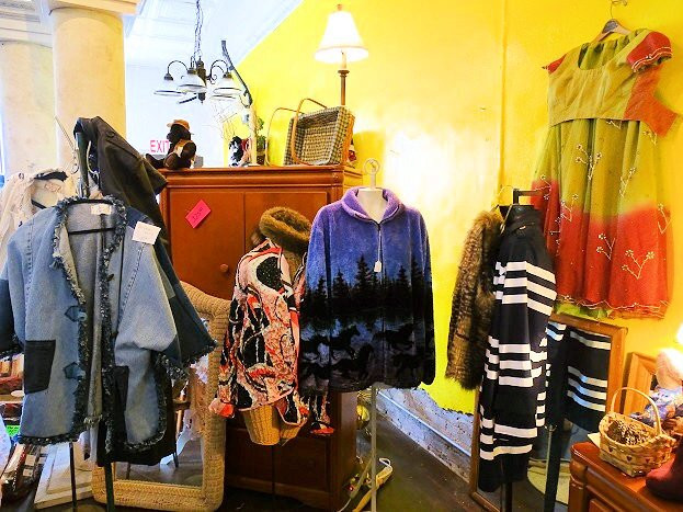 Depot Village Antiques景点图片