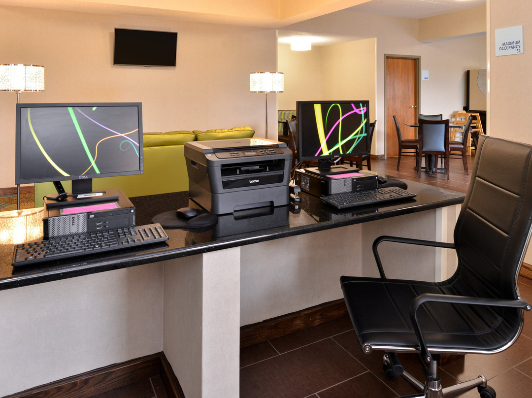 Holiday Inn Express & Suites St Marys主图