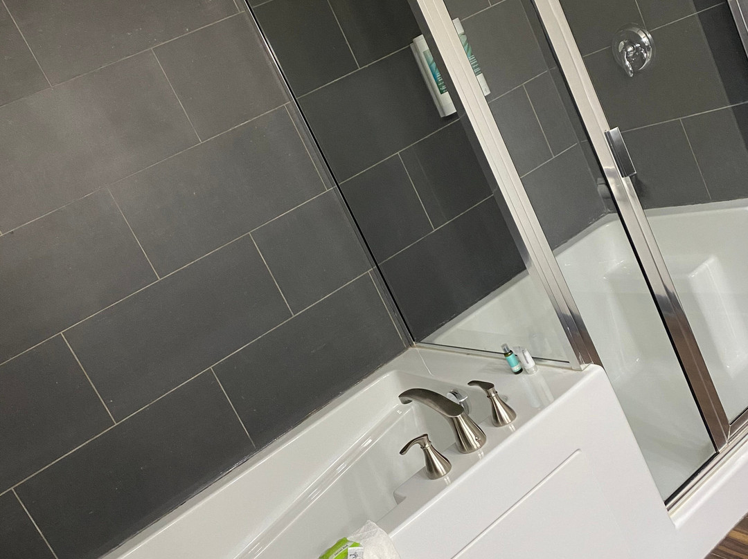 Home Inn & Suites - Regina Airport West主图