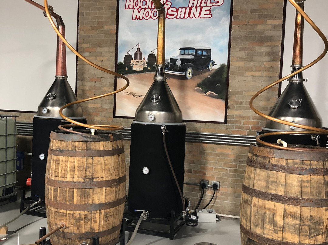 Hocking Hills Moonshine-洛根必去景点