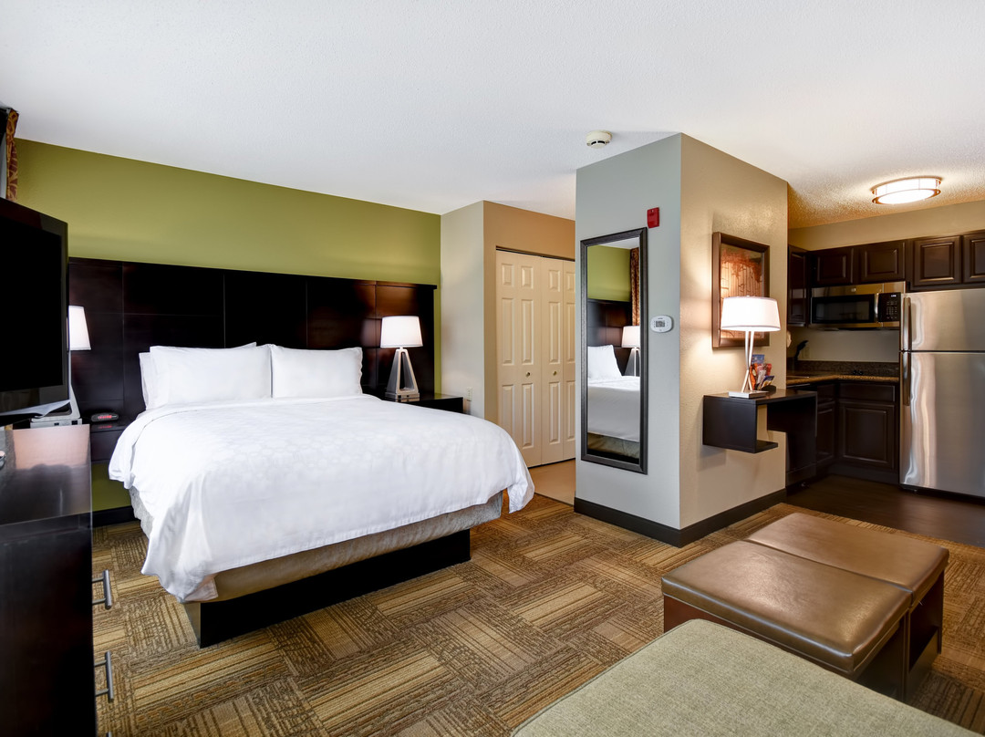 Staybridge Suites Grand Rapids - Airport by IHG主图