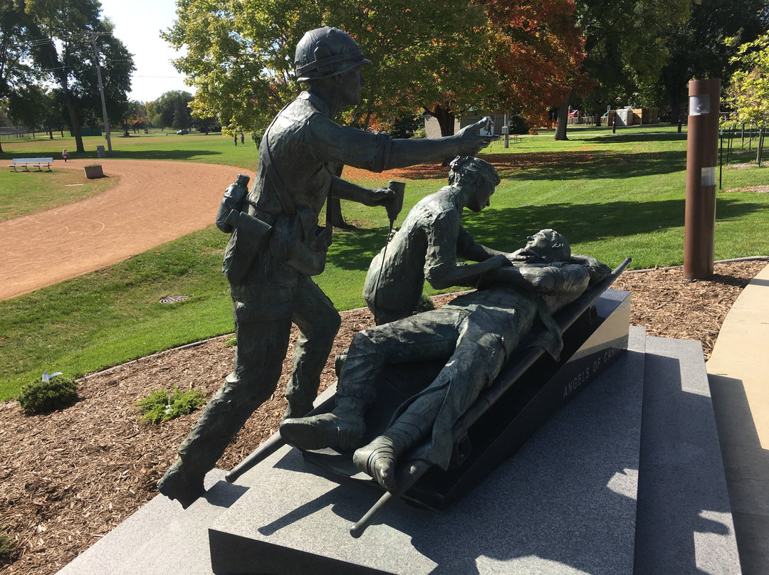 Soldiers Field Veterans Memorial景点图片