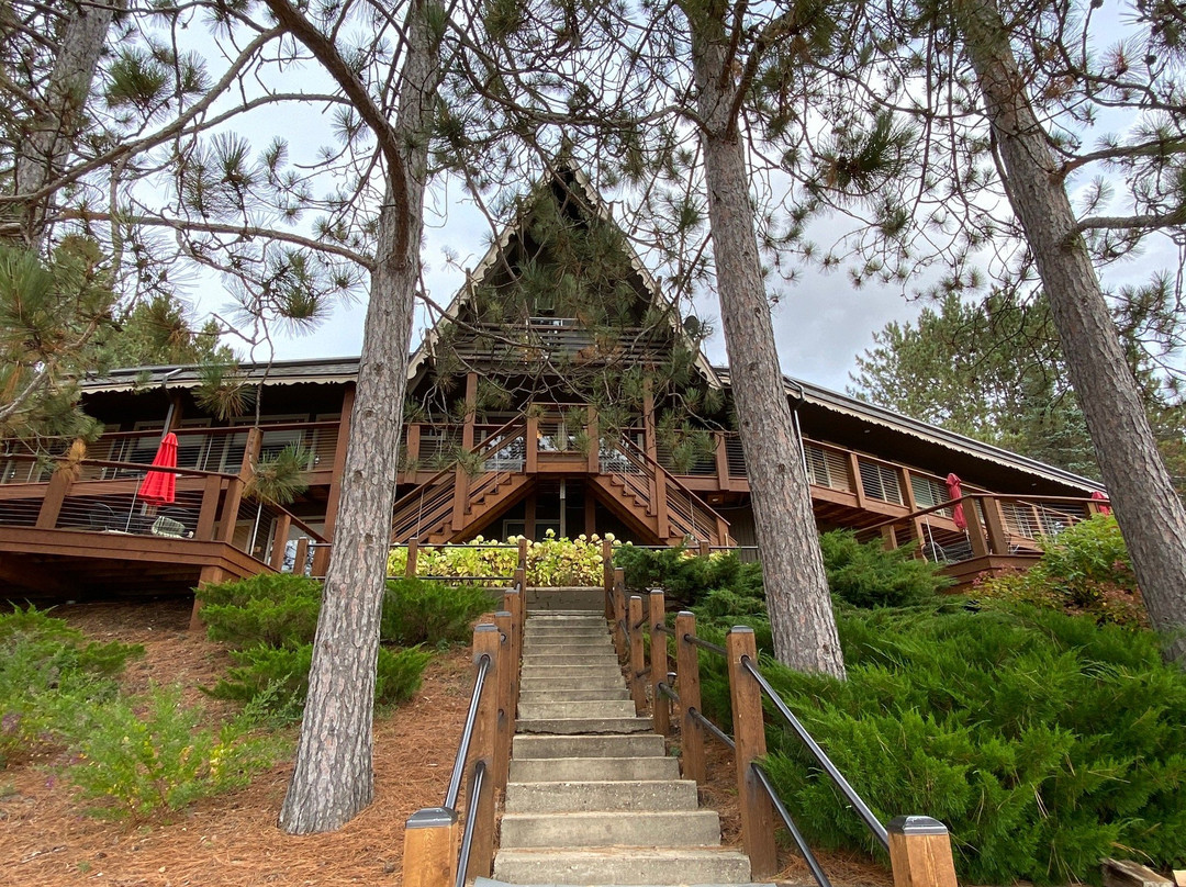 Sojourn Lakeside Resort主图