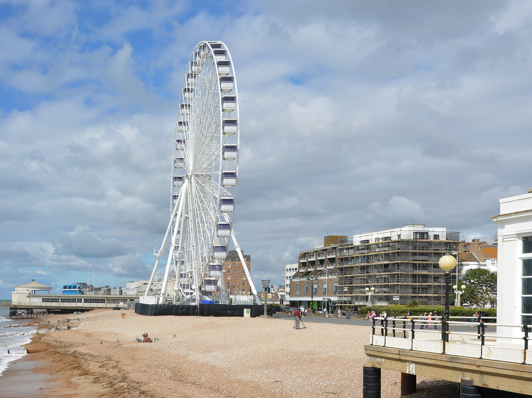 Worthing Beach景点图片