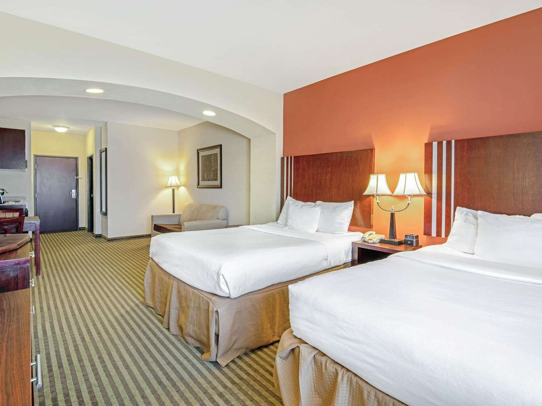 La Quinta Inn & Suites by Wyndham Woodward主图