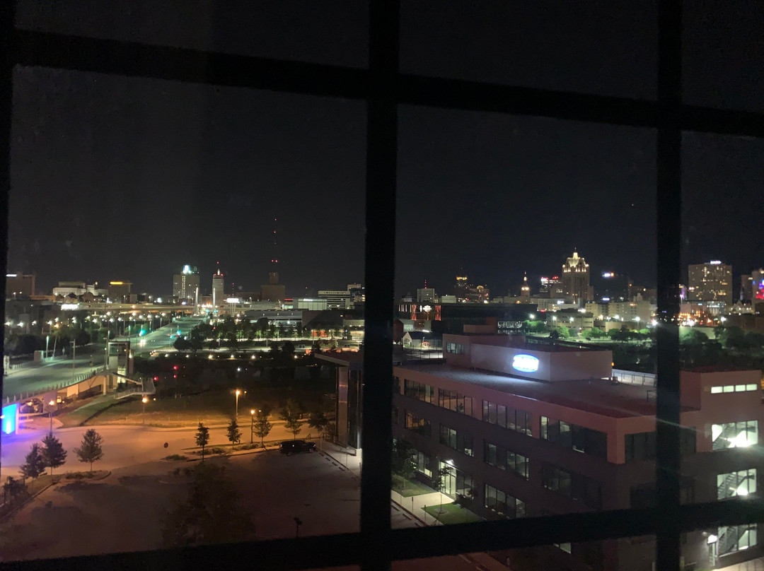 马铁大酒店主图