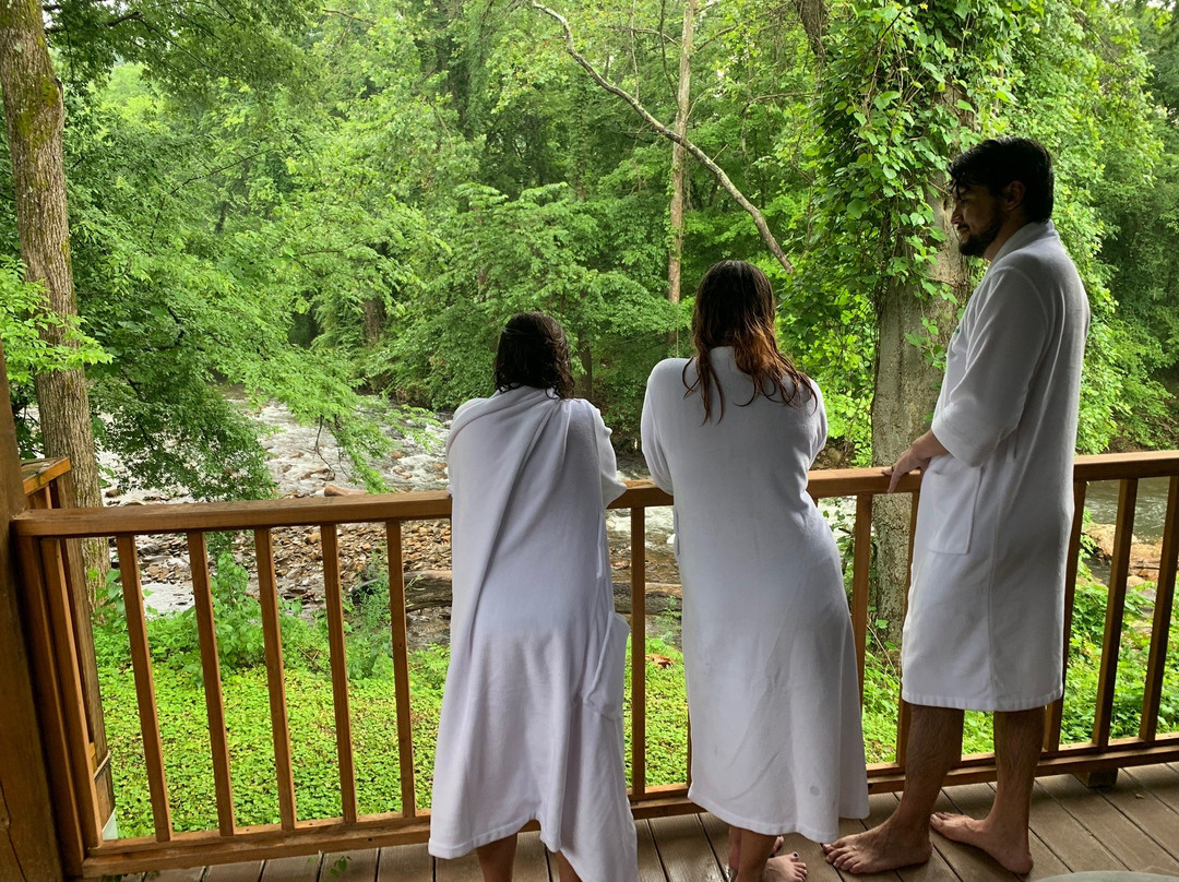 Hot Springs Resort & Spa主图