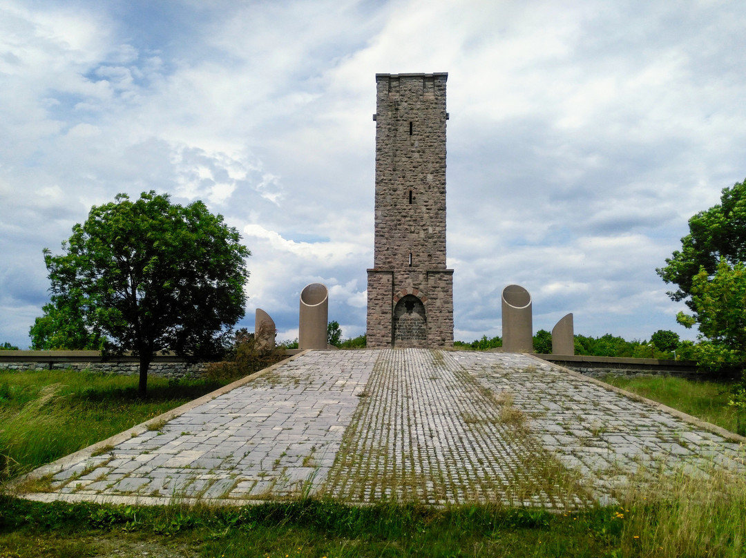 Gazimestan Memorial-Kosovo Polje必去景点