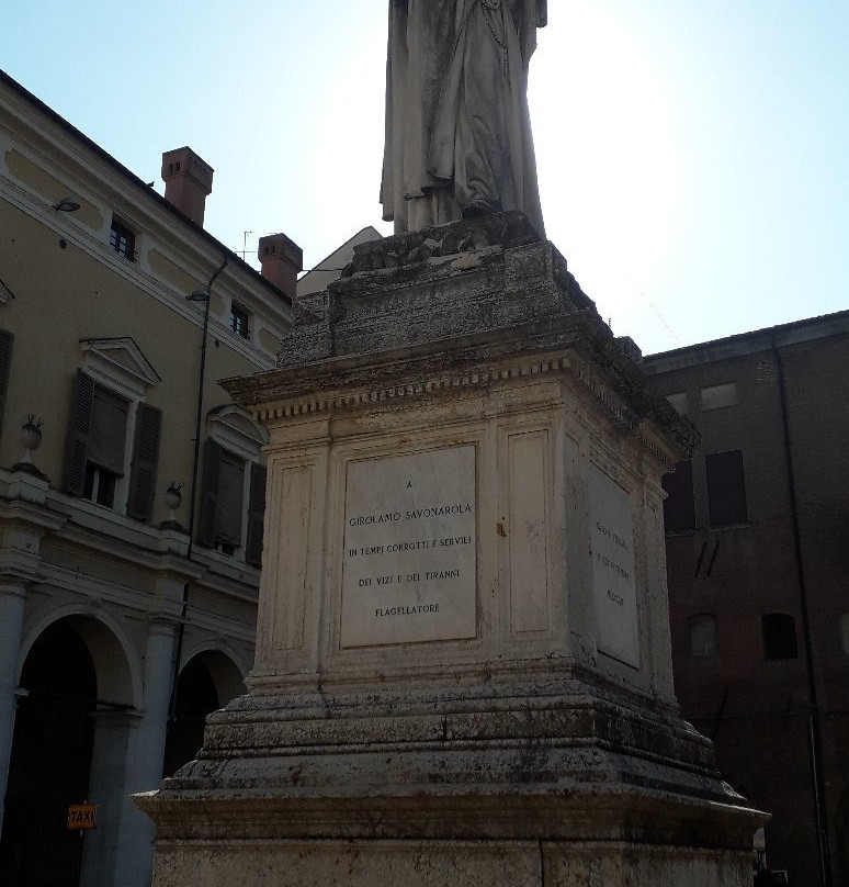 Statua di Girolamo Savonarola-费拉拉必去景点
