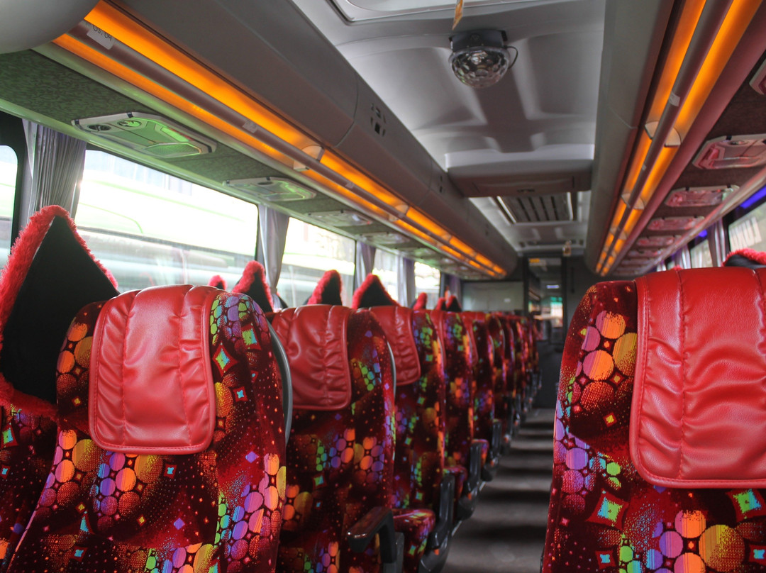 Dem Holiday, sewa bus pariwisata bandung - sewa bus medium bandung-万隆必去景点
