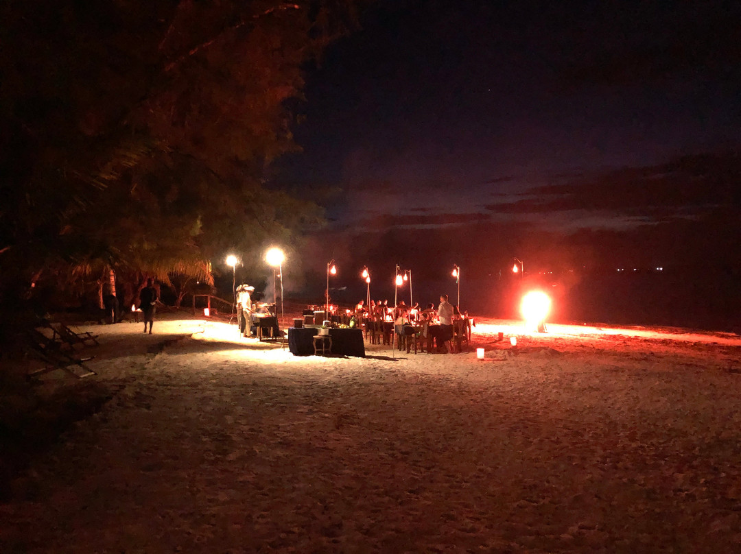 米查维日落湾度假酒店主图