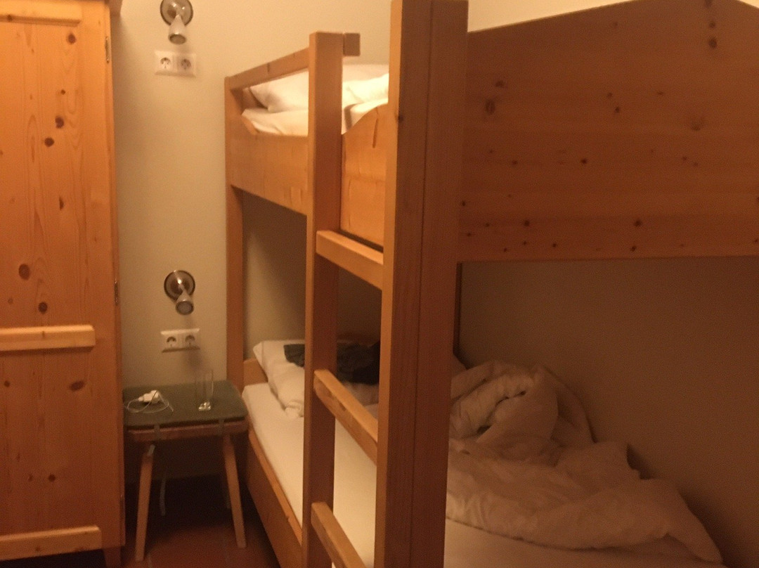 墙围乡村别墅主图