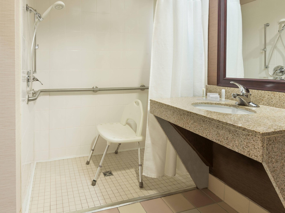 斯普林代尔万枫酒店及套房主图