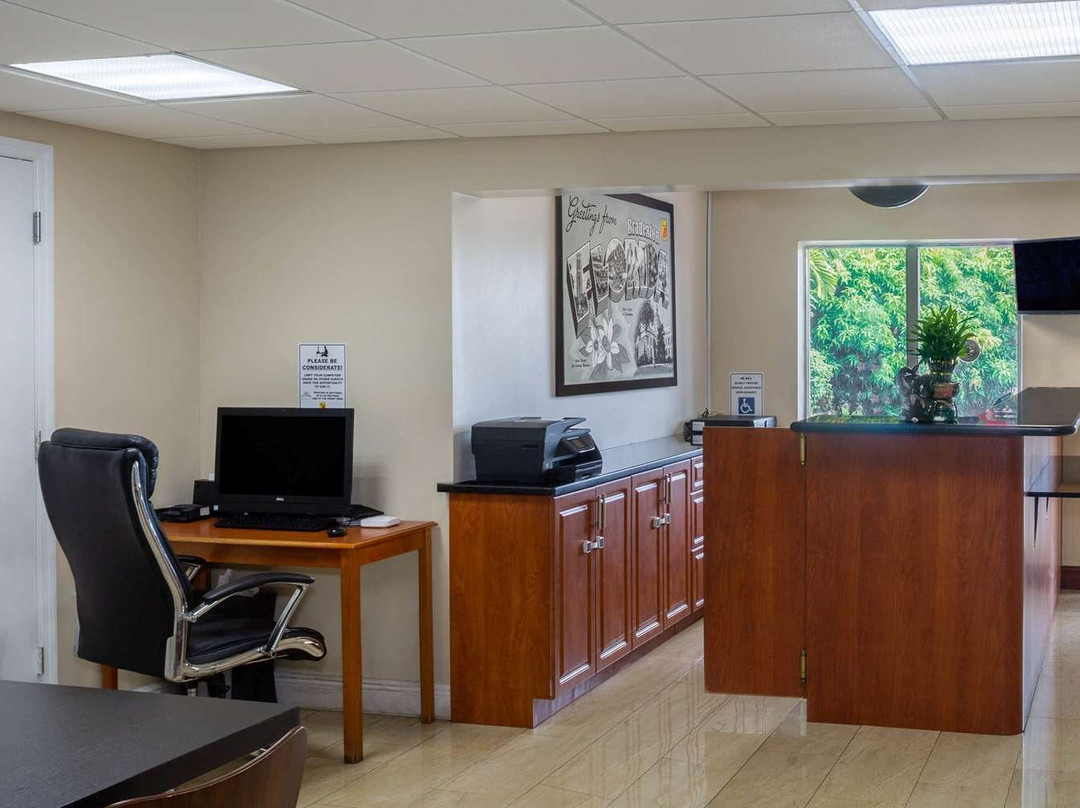 Super 8 by Wyndham Bradenton Sarasota Area主图