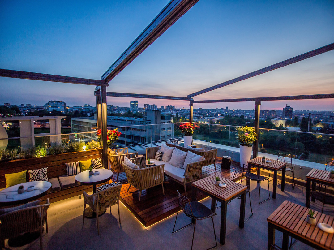 Karaburma餐馆和美食-Heritage Rooftop - Open AirGastro Bar