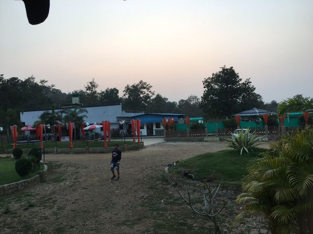 Love Inn Nagzira Resorts主图