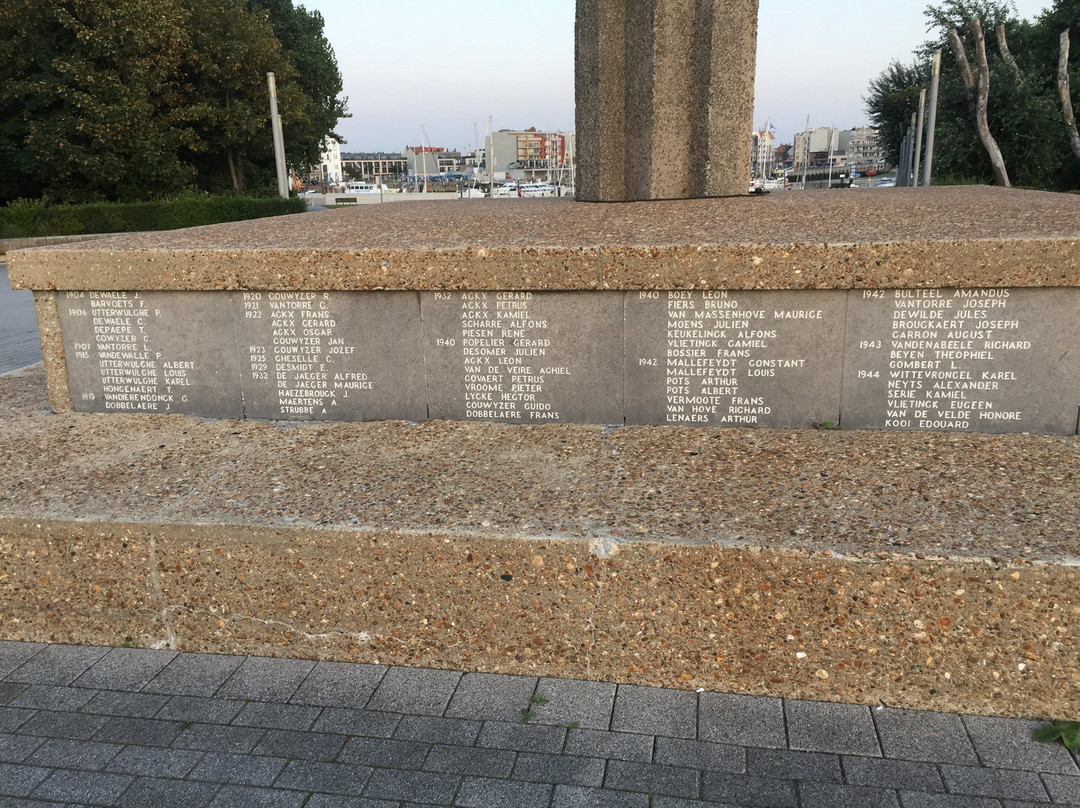 Visserskruis-泽布鲁日必去景点