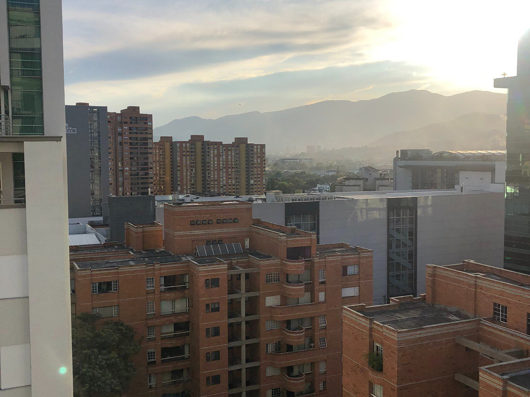 Novelty Suites Hotel主图