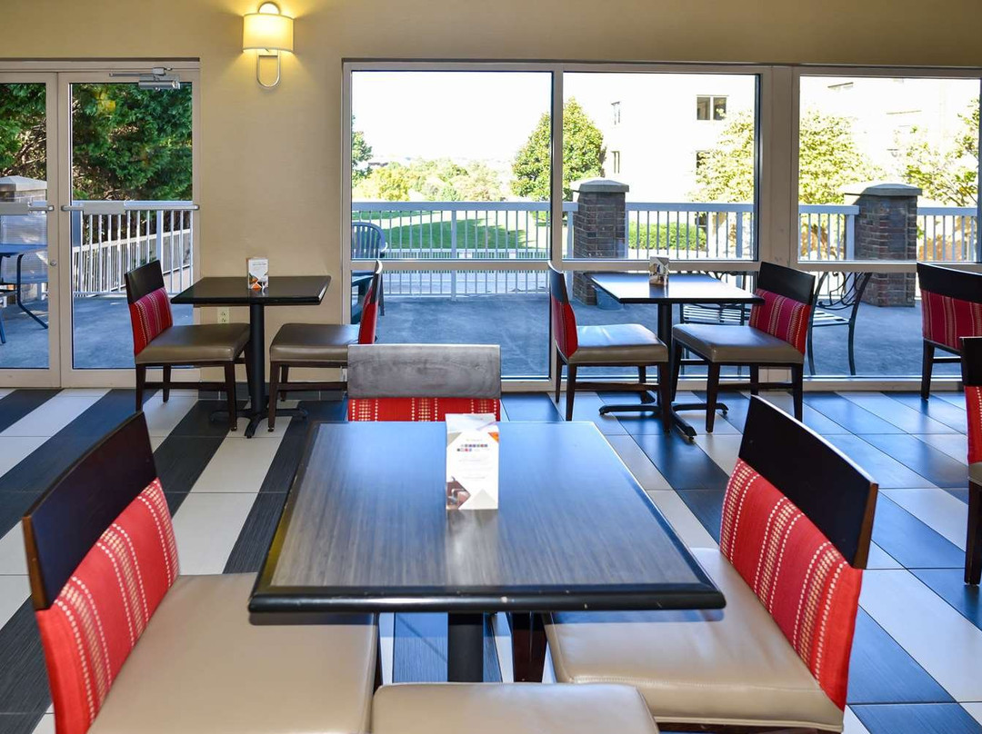 Comfort Suites Inn at Ridgewood Farm主图