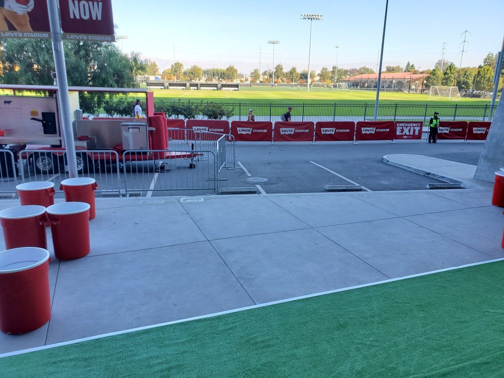 Michael Mina's Tailgate Restaurant