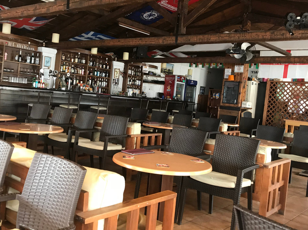 Silver Beach Hotel主图