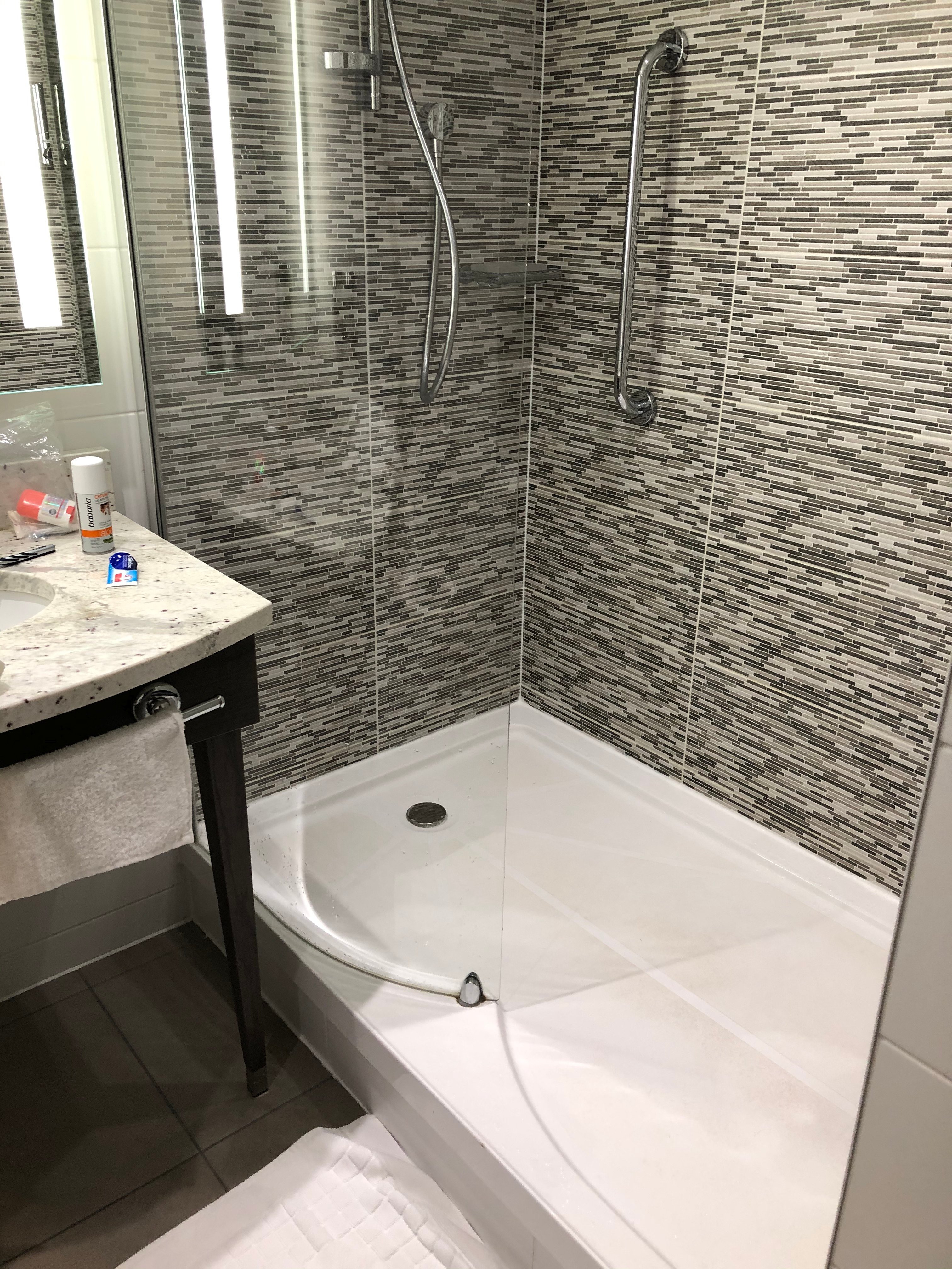 Hampton by Hilton Stockton on Tees-浴室