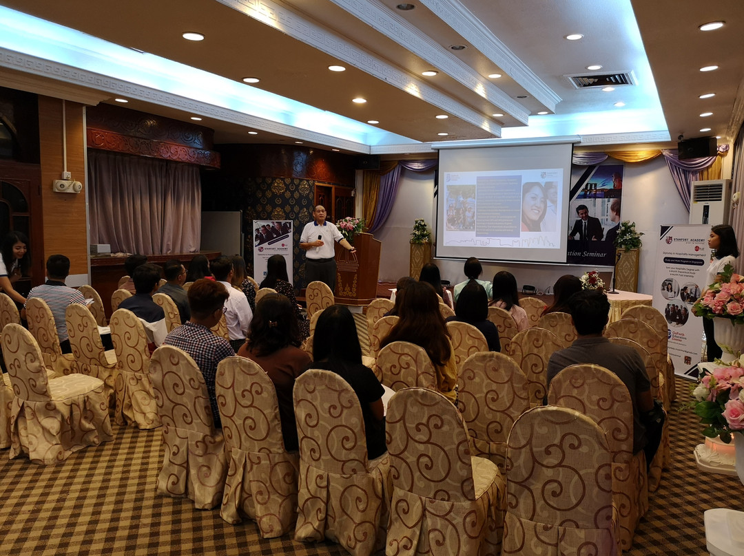 Central Hotel Yangon主图