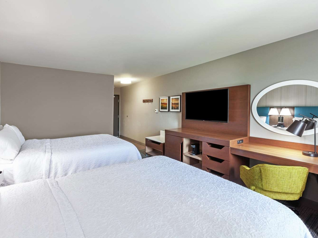 Hampton Inn Gardner Conference Center主图