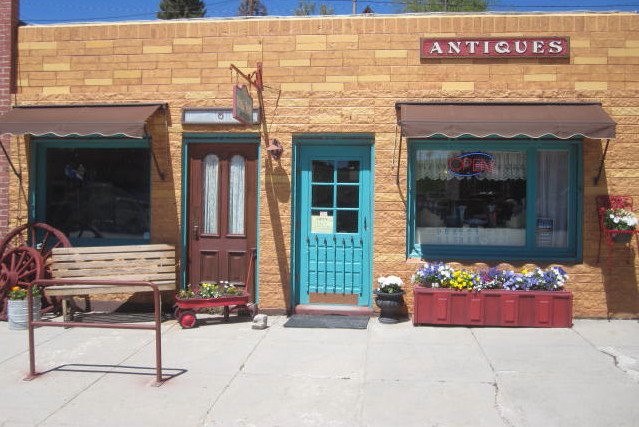 Stuff & Such Antiques景点图片