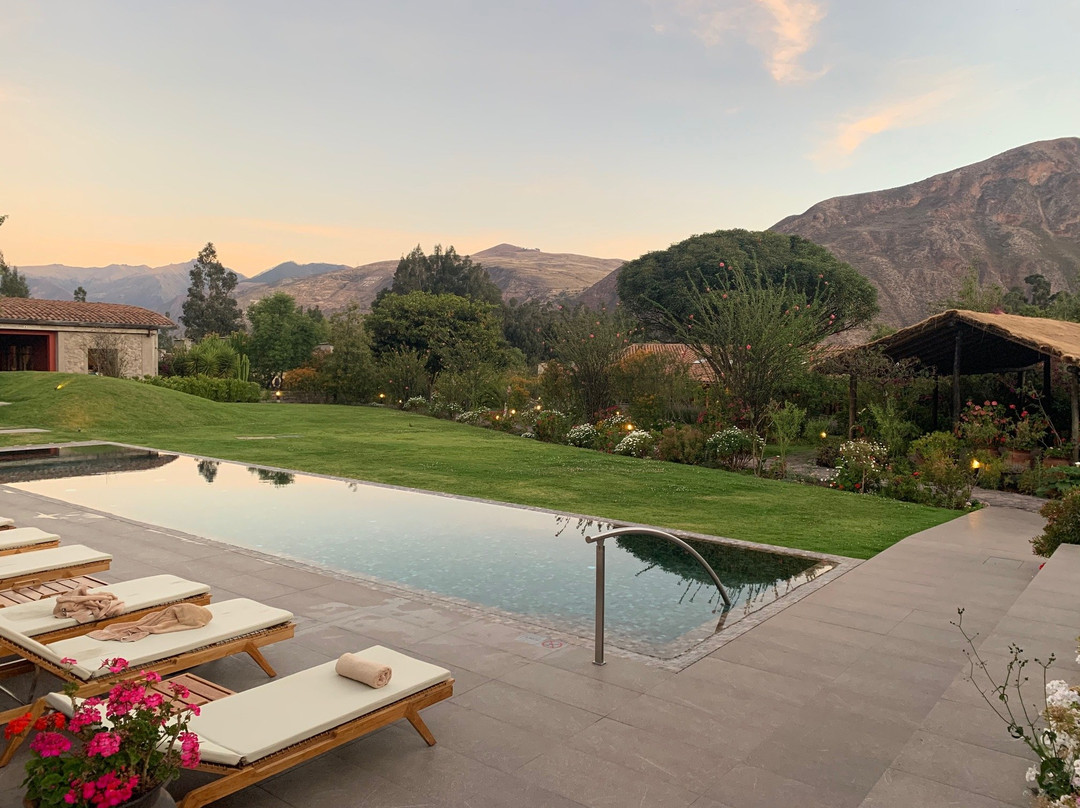 太阳与月亮山林小屋主图