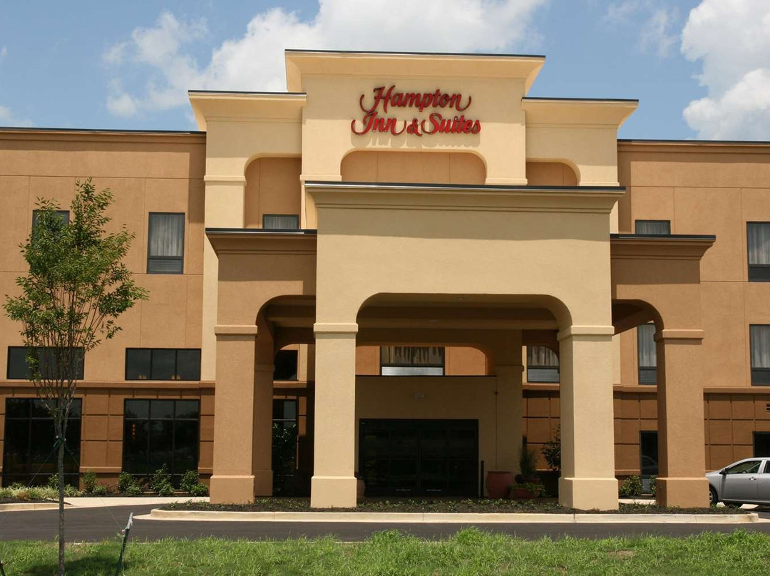 西点希尔顿恒庭旅馆&套房酒店主图