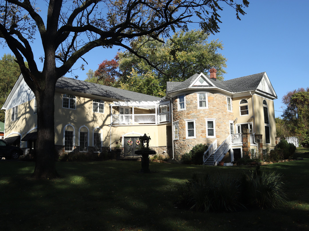 Stone Manor Boutique Inn主图