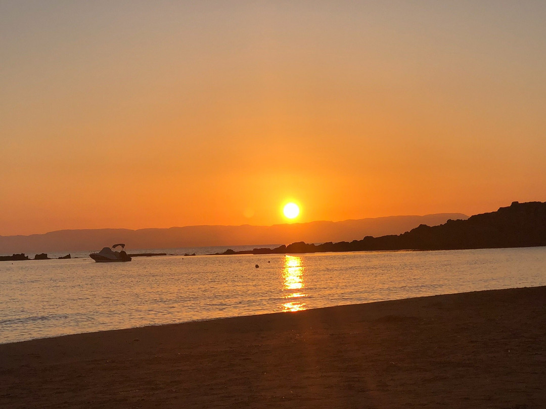 Paralia Arkoudi-Arkoudi必去景点