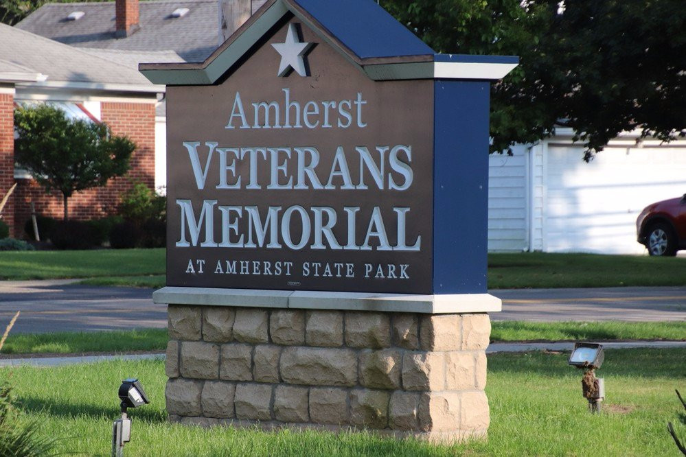 Amherst Veterans Memorial景点图片