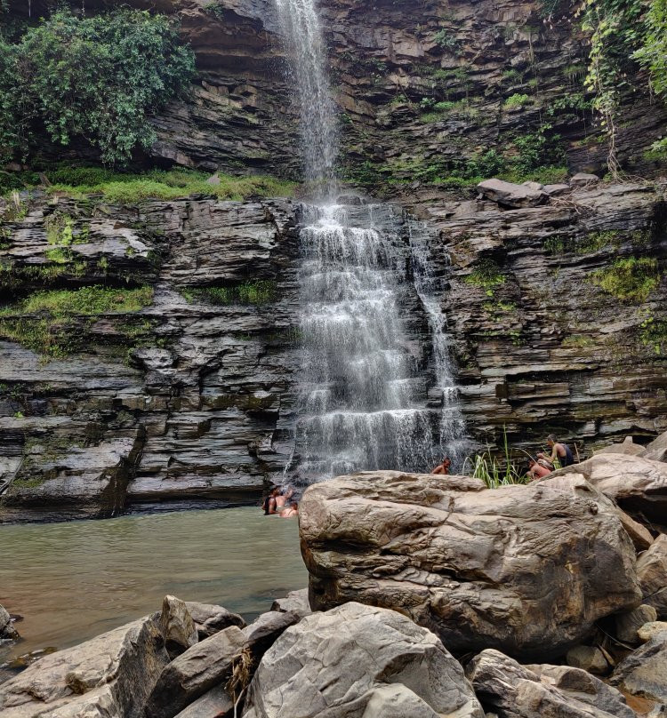 Dhaskund Waterfall景点图片