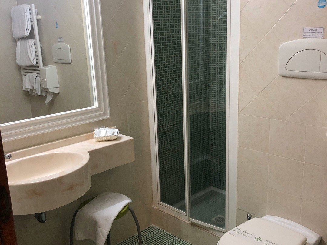 阿米奇教堂酒店主图