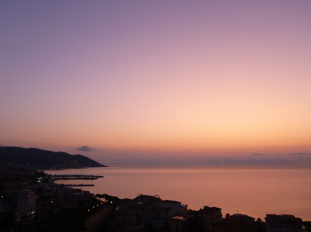 梅特罗波尔酒店主图