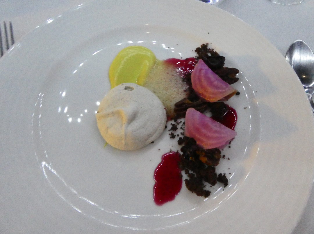 Eco Beach Resort主图