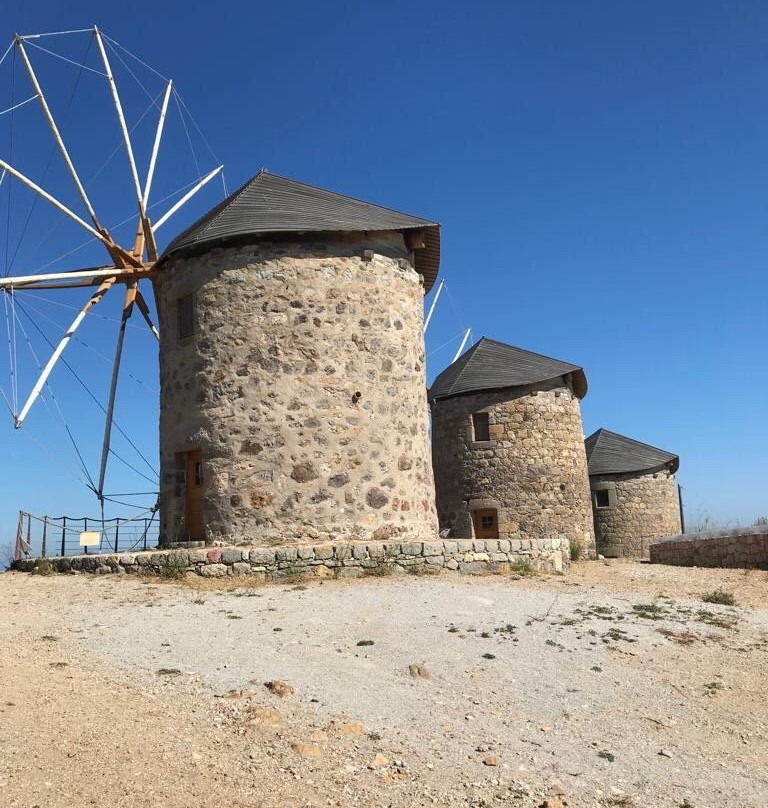 Windmills of Patmos景点图片