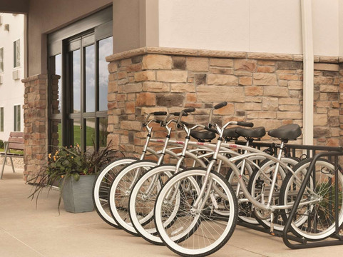 Spark By Hilton Ames主图