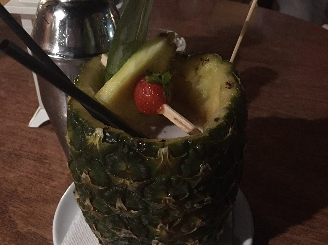 Red Tail Cocktail Bar-卡拉马其必去景点